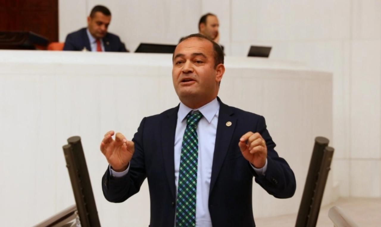 CHP'li Karabat, kriminal isimlerin Türk vatandaşlığı almasını soru önergesiyle gündeme taşıdı.