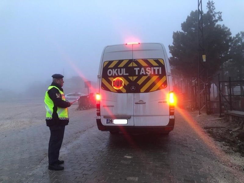 Eskişehir'de Jandarma, Okul Servislerinde Güvenli Taşıma Kontrollerini Gerçekleştirdi
