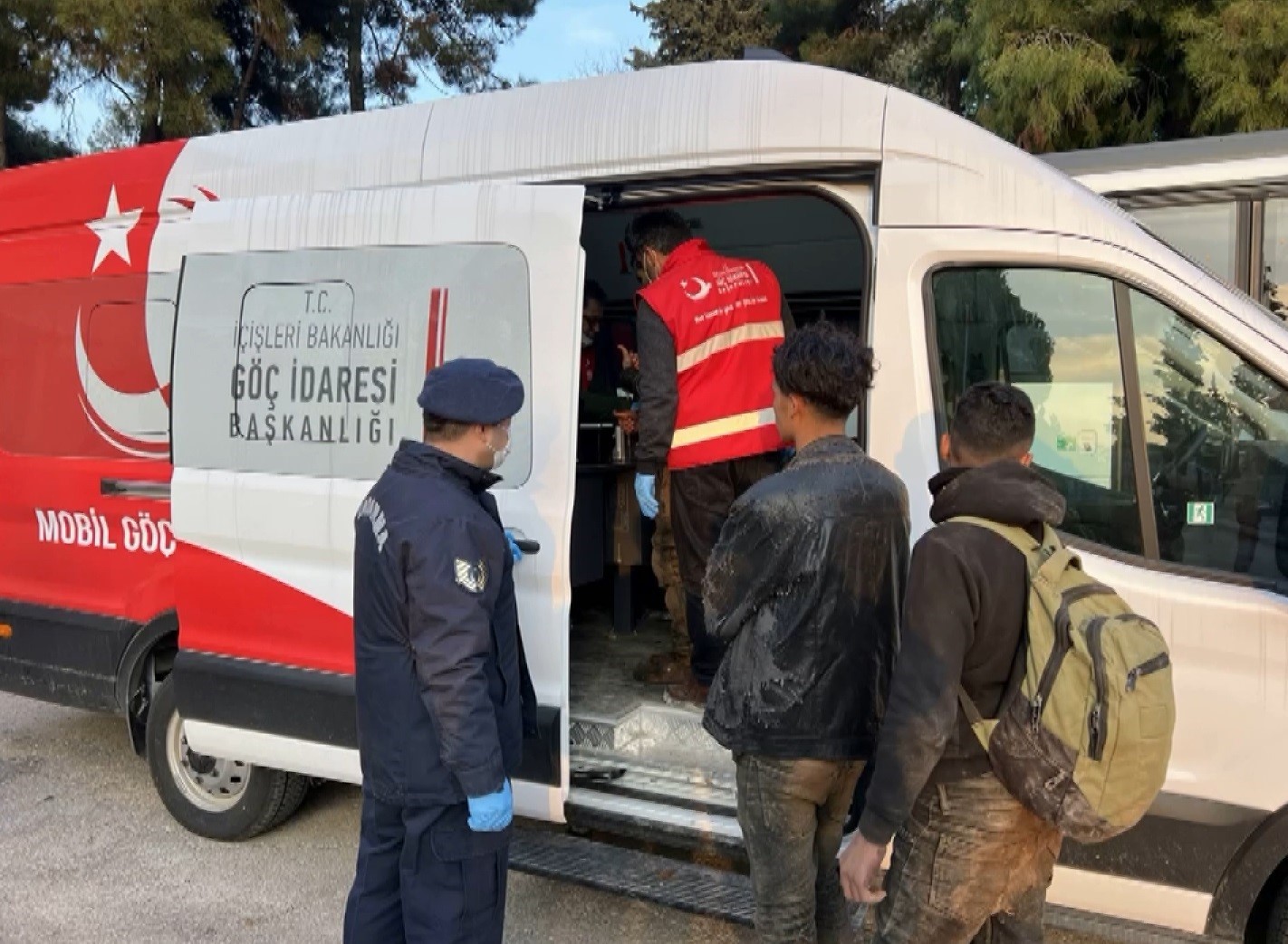 Gaziantep Jandarma Operasyonunda 4 Göçmen Kaçakçılığı Organizatörü Yakalandı