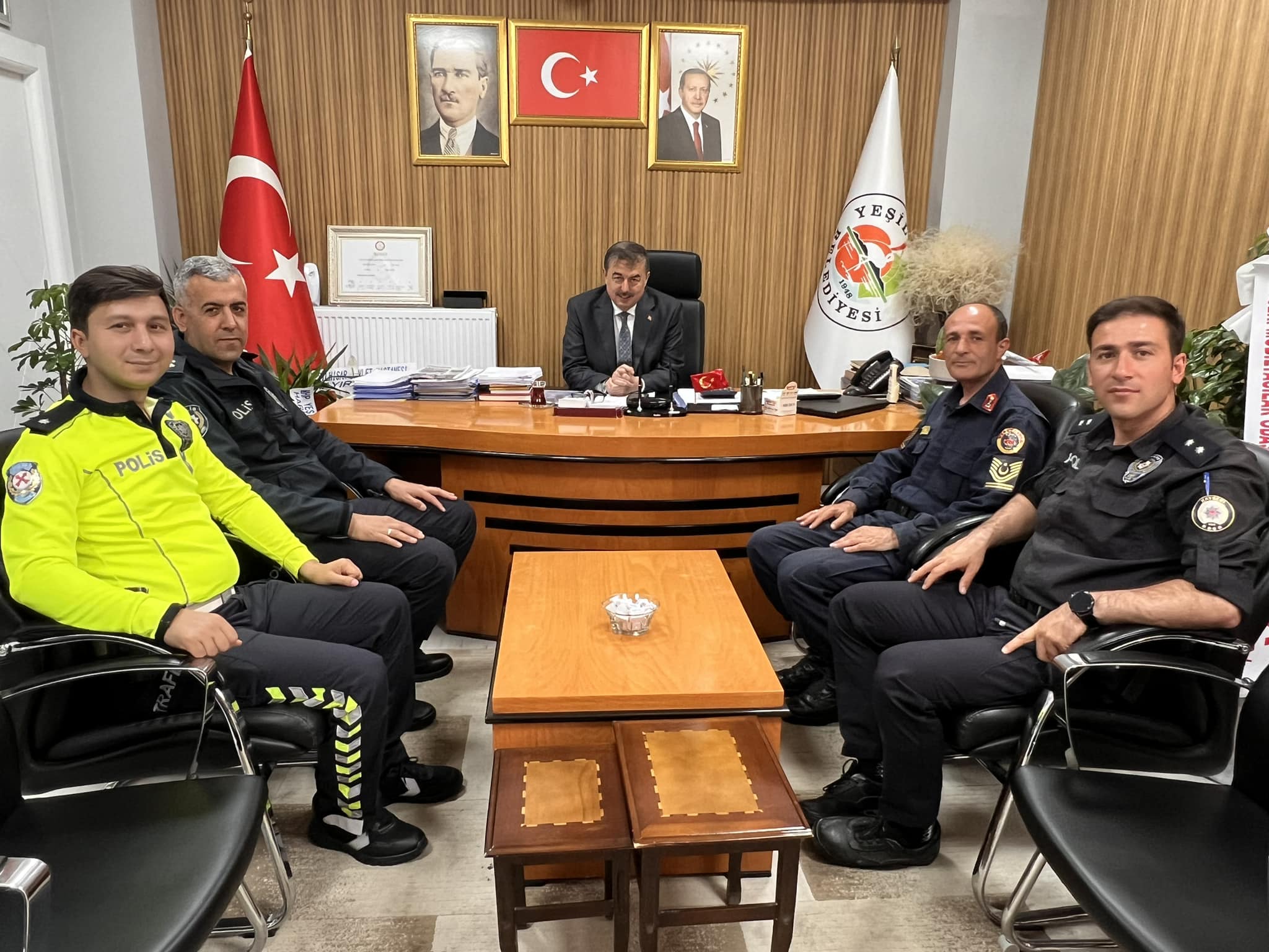 Jandarma Komutanı ve Emniyet Müdür Vekili, Belediye Başkanına Hayırlı Olsun Ziyaretinde Bulundu