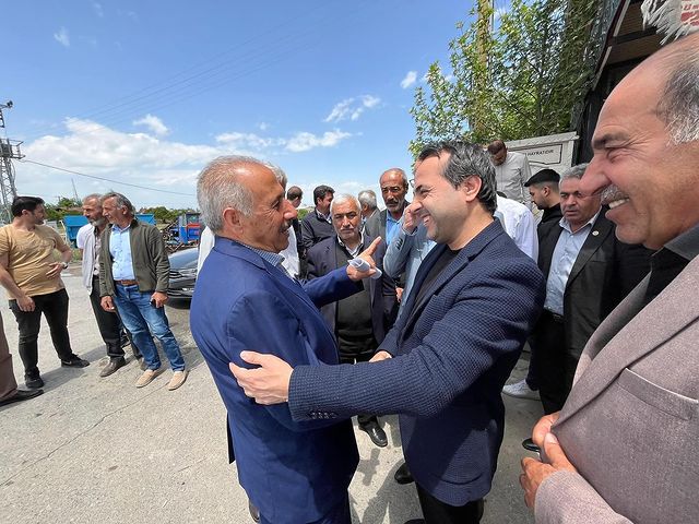 AK Parti Malatya Milletvekili Abdurrahman Babacan, Yeşilyurt ilçesinde mahalle muhtarları ve vatandaşlarla bir araya geldi