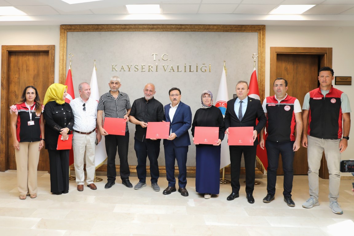 Vali Gökmen Çiçek, Ağırnas Kadın Kooperatifinin Aspir Yağı Satışı İçin Protokol İmzaladı