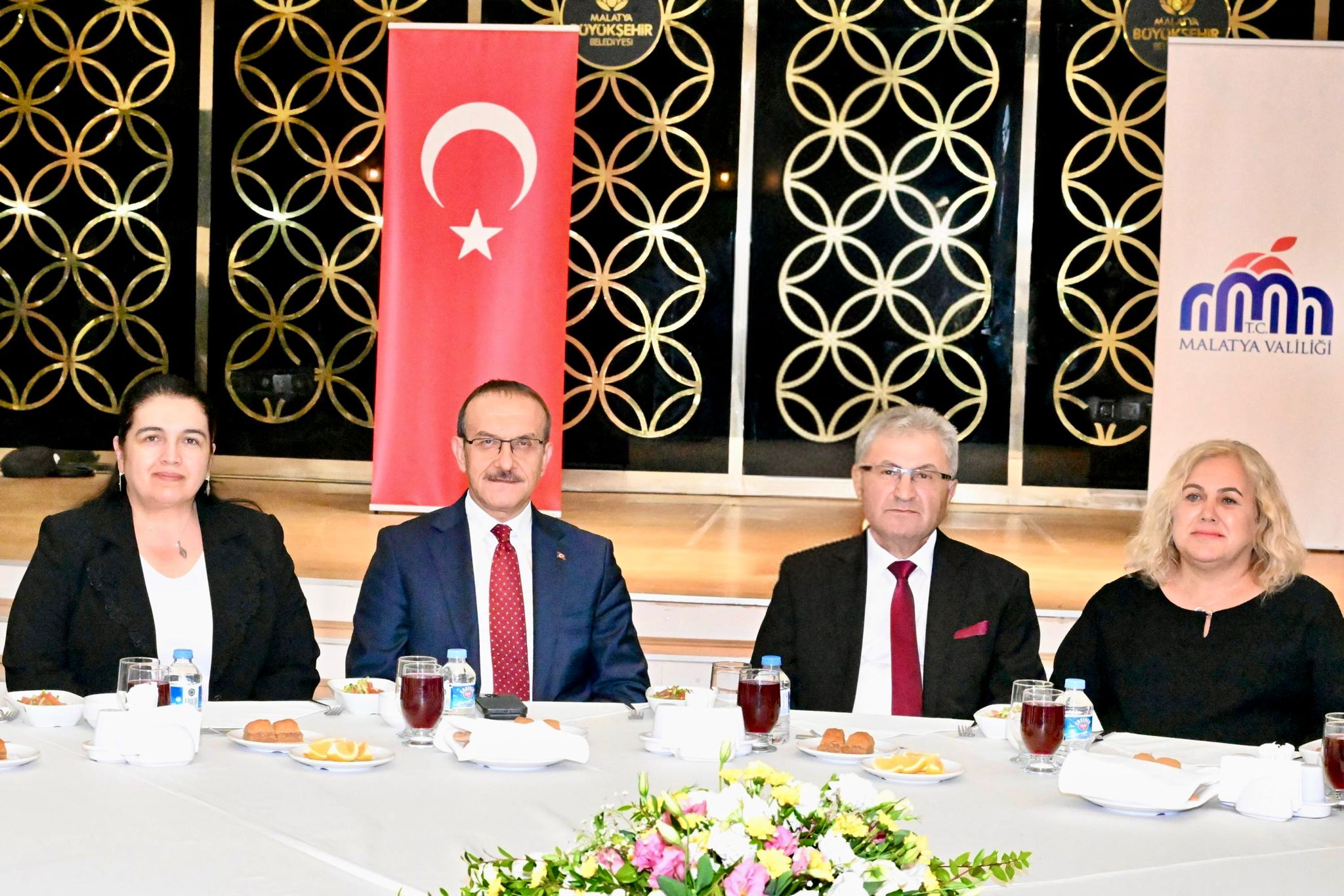Cumhurbaşkanlığı Kararnamesiyle İstanbul 1. Ordu Komutanlığı'na Atanan Orgeneral Metin Tokel ve Tümgeneral Tuncay Altuğ için Veda Programı Düzenlendi