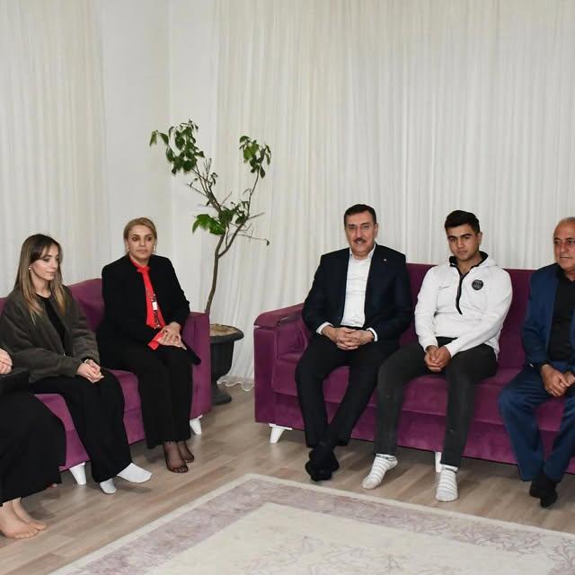 Malatya Milletvekili Tüfenkci, İş Adamı Özdemir'i Ziyaret Etti