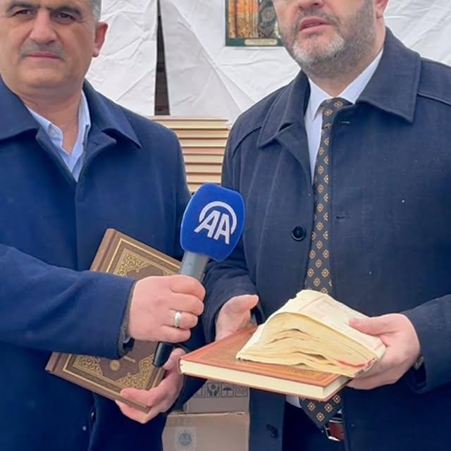 Malatya'da Yıpranmış Kur'an-ı Kerimler Yenileriyle Değiştiriliyor