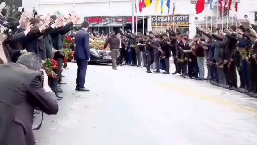 Devlet Bahçeli, MHP'nin Kuruluş Yıldönümü Açıklamasıyla Coşkuyu Paylaştı