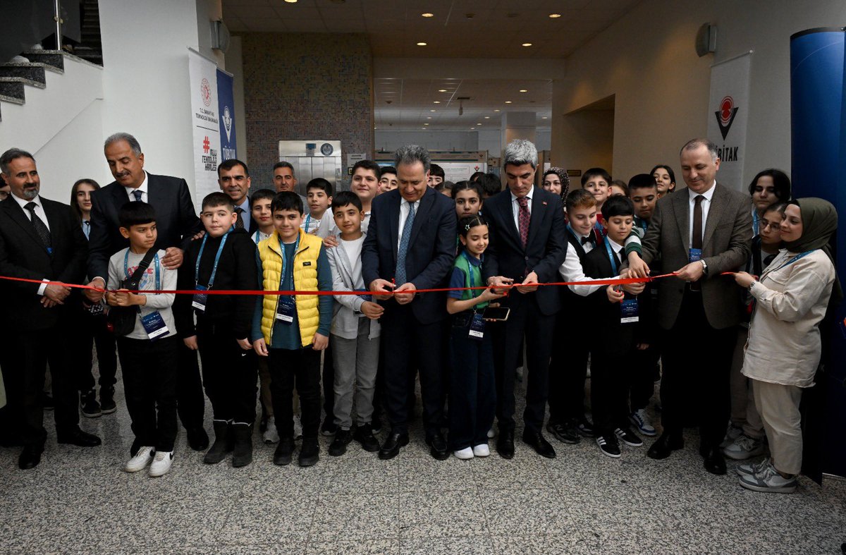 Malatya'da TÜBİTAK Ortaokul Öğrencileri Araştırma Projeleri Yarışması Coşkusuna Ev Sahipliği Yaptı