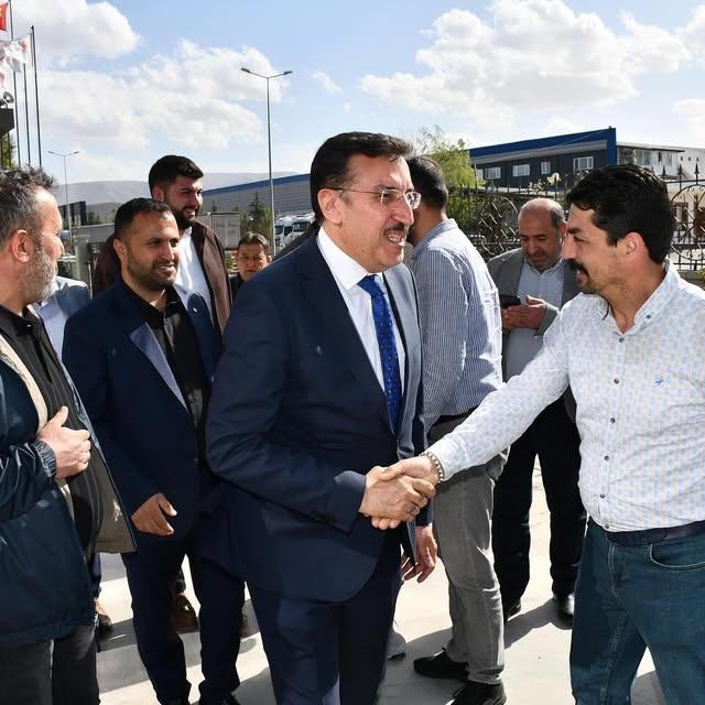 Malatya'da Üreticilerle Buluşan Tüfenkci, Yerel Ekonomiye Destek Veren İşletmeyi Ziyaret Etti