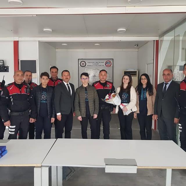 Malatya İl Milli Eğitim Müdürlüğü Öğrencileri Motosikletli Polis Timlerini Ziyaret Etti