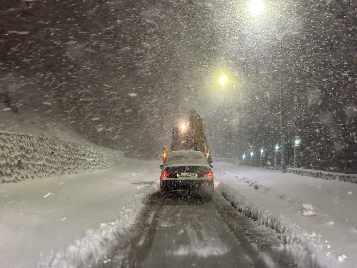 Battalgazi'de Trafik Aksaması Yaşanıyordu, Yol Açma Çalışmaları Devam Ediyor