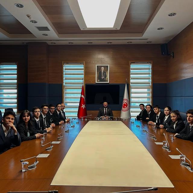 AK Parti Milletvekili Çalışkan, İstanbul'daki Öğrencilerle Buluştu