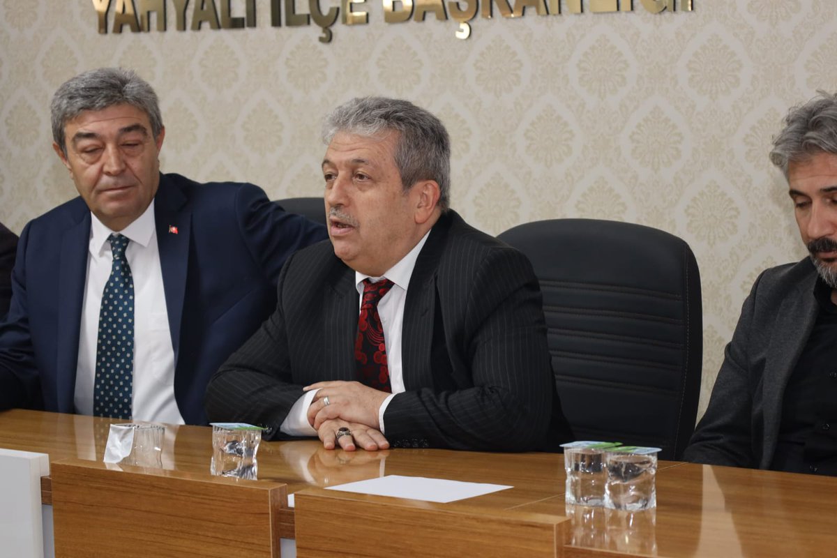 AK Parti Kayseri Milletvekili Özsoy, Yahyalı İlçe Başkanlığı'nı Ziyaret Etti