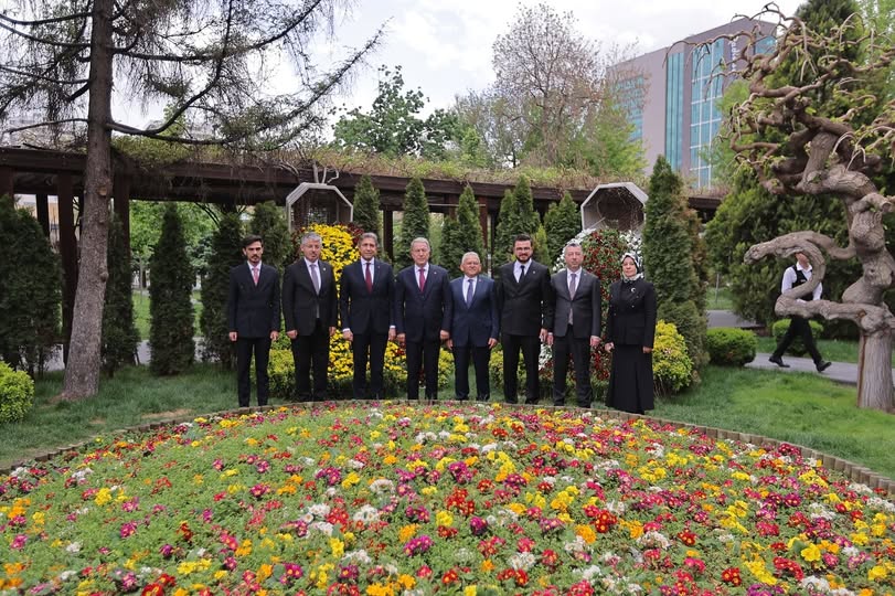 AK Parti Delegeleri, Kayseri Büyükşehir Belediye Başkanı'nı Ziyaret Etti