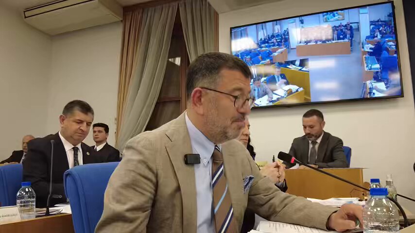 Papa'nın Fiat 500'ünden, Diyanet'in 16 Araçlık Filosuna: Lüks Araç Kullanımı Tartışması