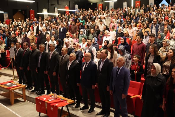 Kayseri Üniversitesi Rektörü, KAYMEK Yıl Sonu Programına Katıldı