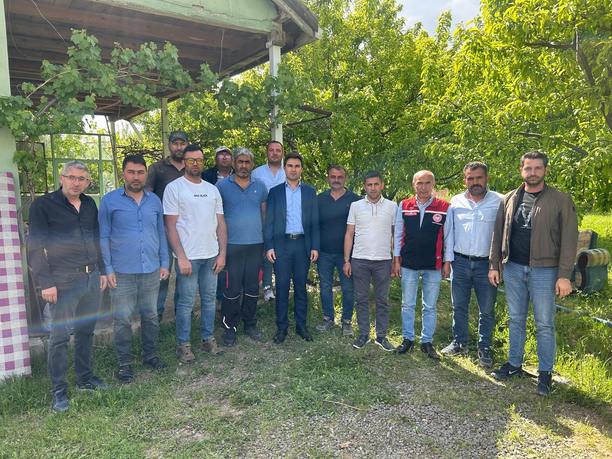 Sarıoğlan Kaymakamı Kalkanlı, Çiftçilerle Üretim Faaliyetlerini Görüştü
