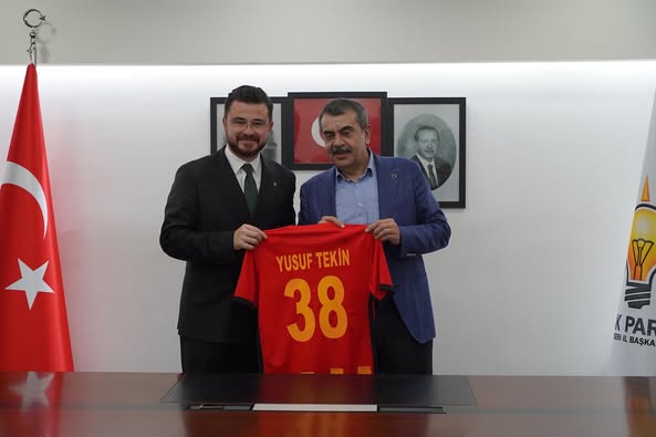 Milli Eğitim Bakanı Tekin, AK Parti Kayseri İl Başkanı Okandan'ı Ziyaret Etti