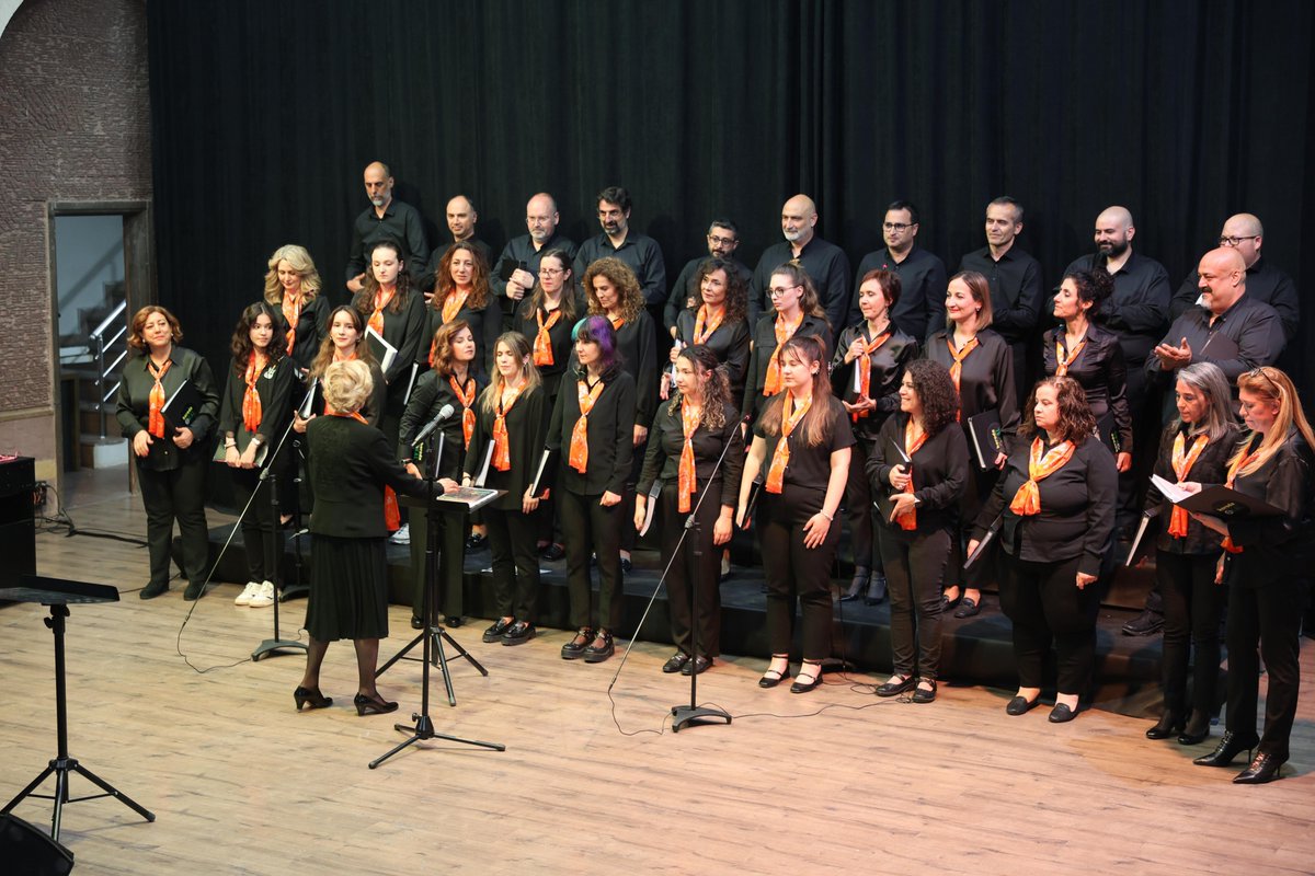 Kadıköy Anadolu Lisesi Mezunlar Korosu Kapadokya'da Konser Verdi